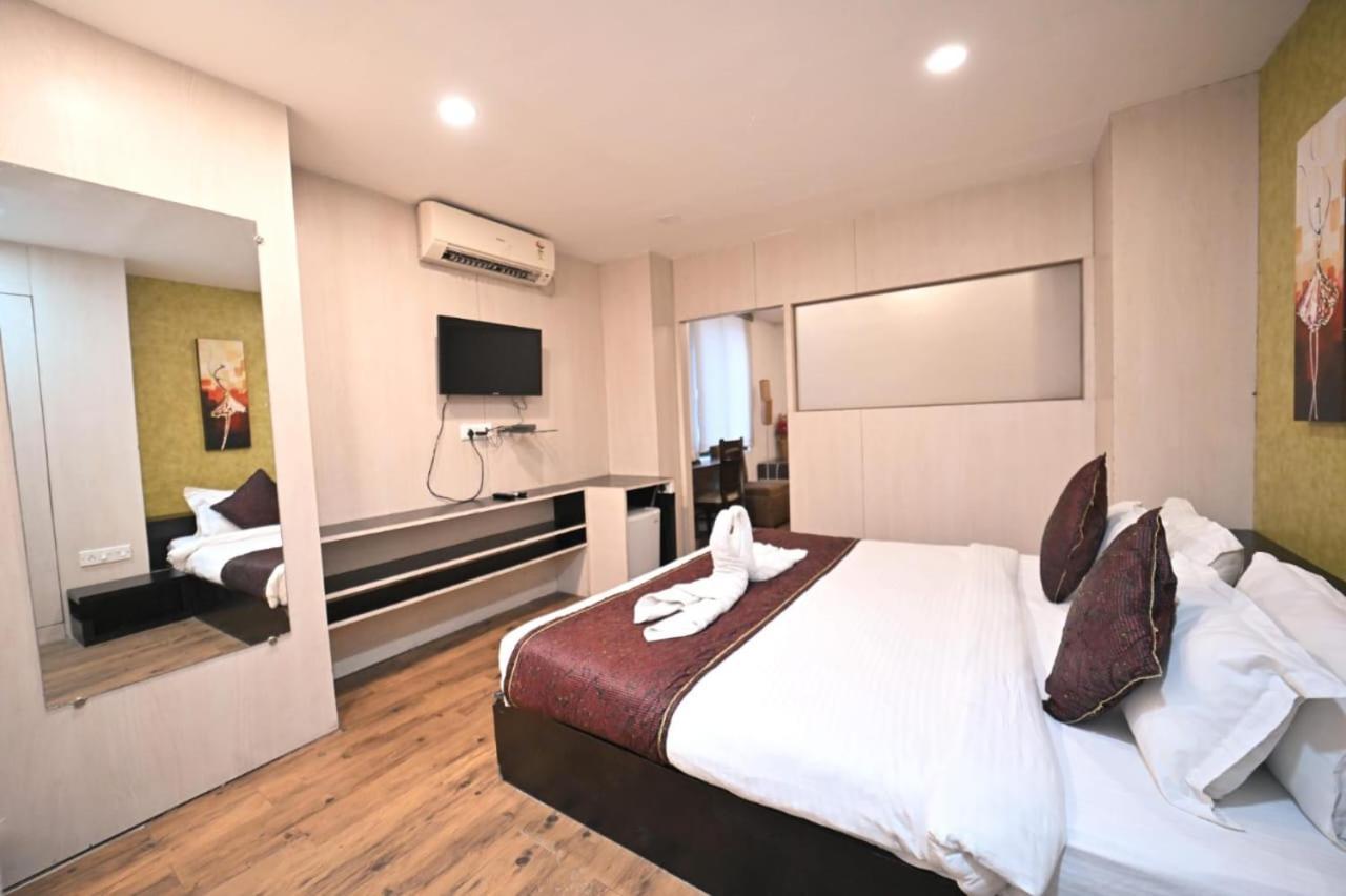 Hotel Prag Continental Guwahati Exterior foto